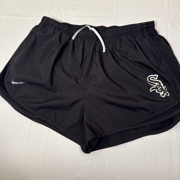 Nike Dri-fit Chicago white Sox women's size Large Shorts  Black Elastic Waist - Picture 1 of 7